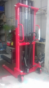 XE NÂNG TAY CAO 1,5-CAO 2M